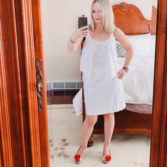 ESLEY white lacy top/skirt set - Picture 3 of 7